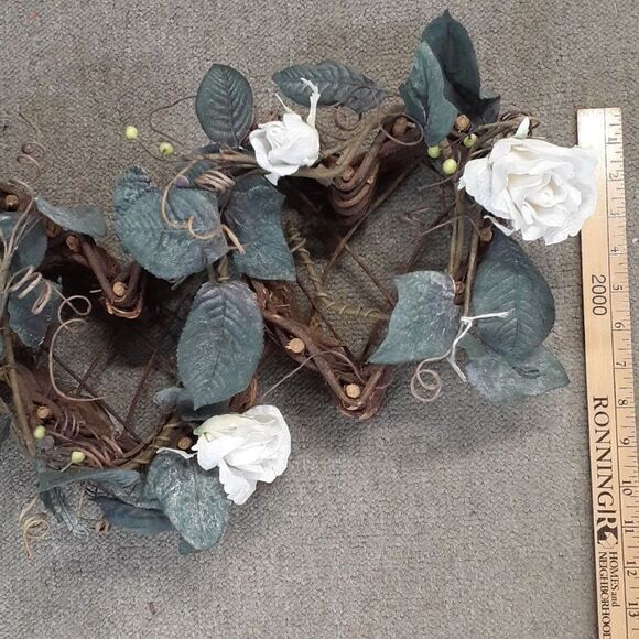 Vintage wood grapevine trailing triple heart shaped basket with white roses - Picture 6 of 6